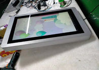 LCD dijital Tabela Parlama Önleyici 1.3kW 43in Duvara Monte Su Geçirmez 2000cd/m2
