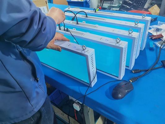 19.5 24 34 43 65 75 Inch Duvar Montajı Uzanan Çubuk LCD Ekranı TFT LCD Modülü 4K