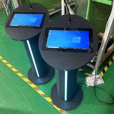 Multimedia dijital podium 13.3 inç pcap dokunmatik lcd kürsü hoparlör amplifier ve toplantı için kablosuz mikrofon